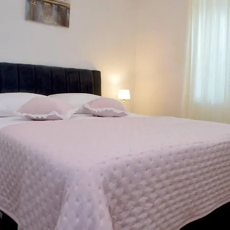 Apartmán Lovely 1-bedroom Venilia Rudin
