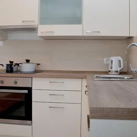 Lovely 1-bedroom Venilia Rudin *